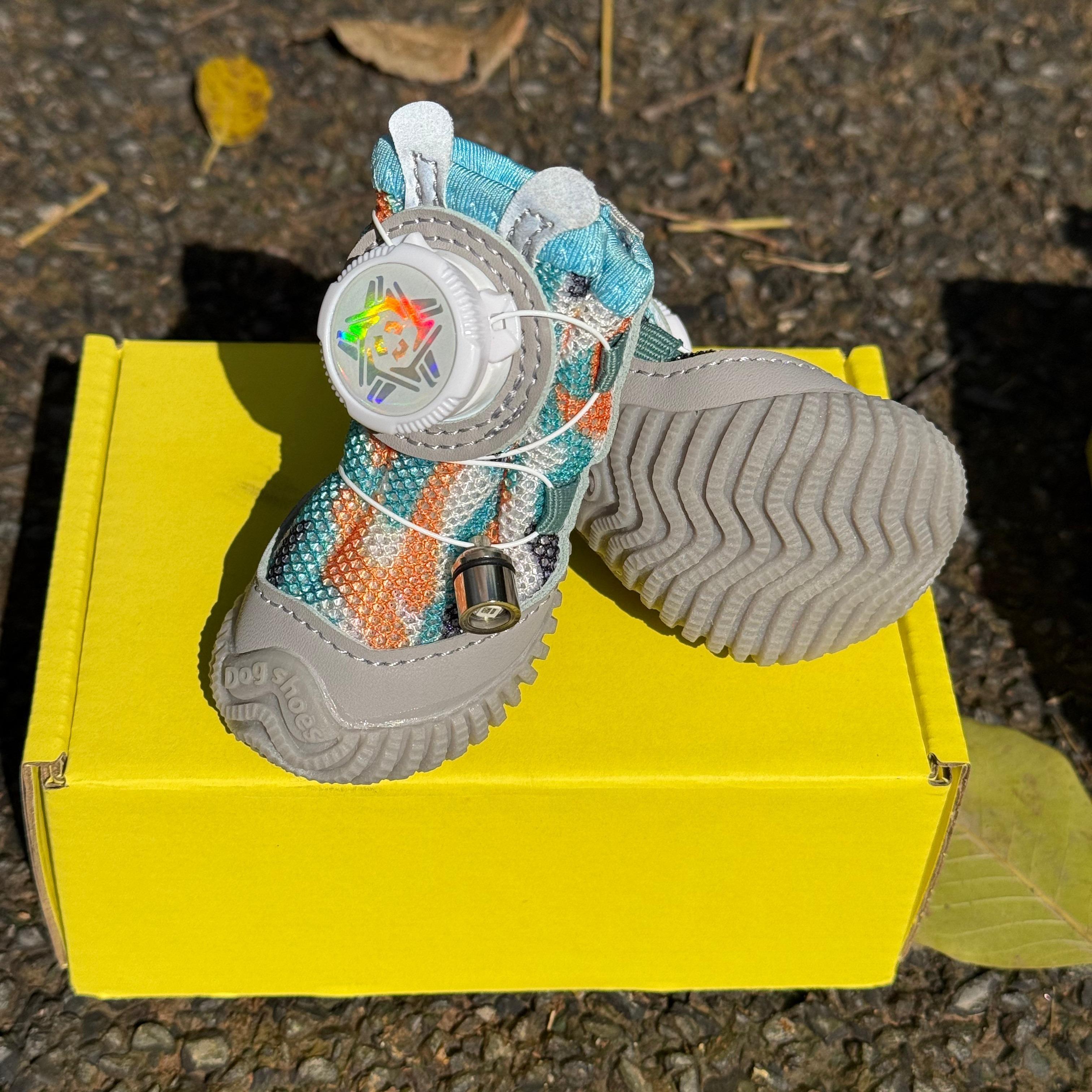 NightPaw LED Boots (4-Pack)